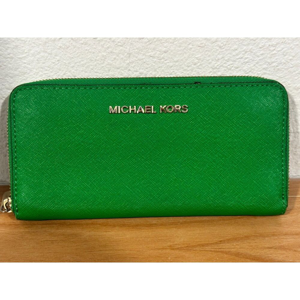 Michael Kors Jet Set Continental Saffiano Wallet in Green EUC